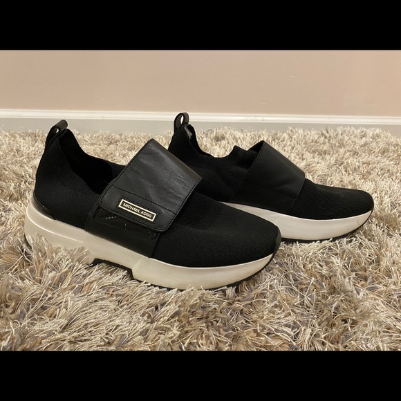 Sneakers - Picture 1 of 3